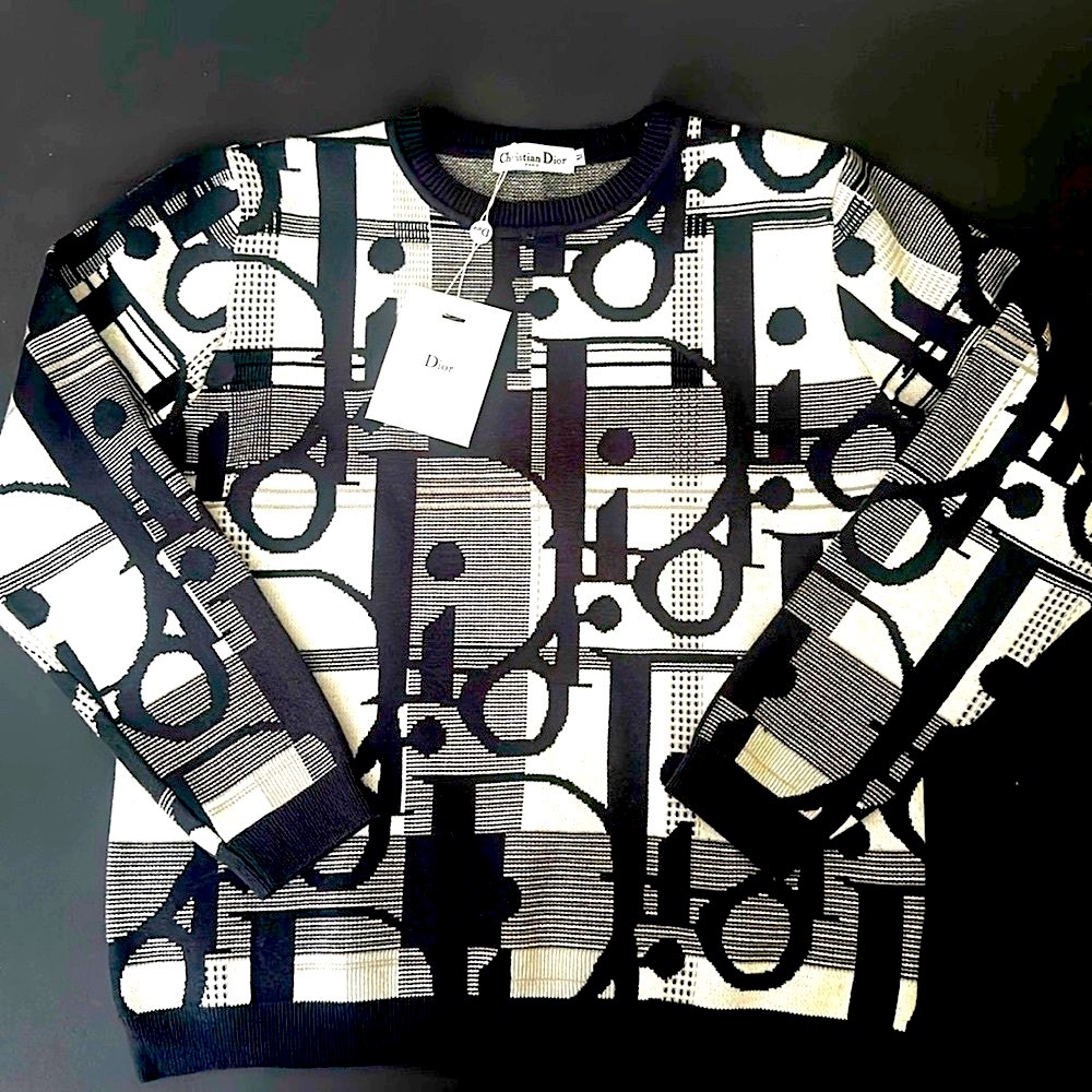 CD wool sweater (size M) runs small